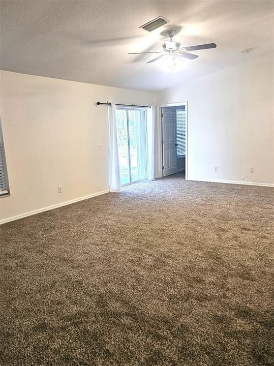 For Rent: $2,100 (3 beds, 2 baths, 2000 Square Feet)