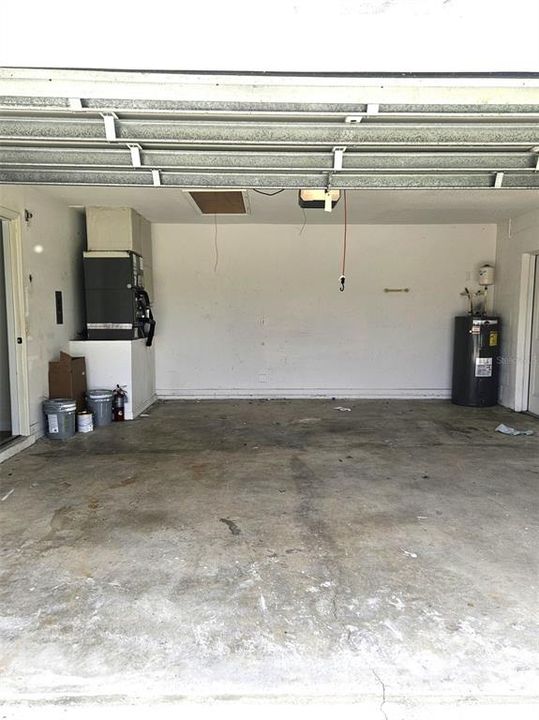 For Rent: $2,100 (3 beds, 2 baths, 2000 Square Feet)