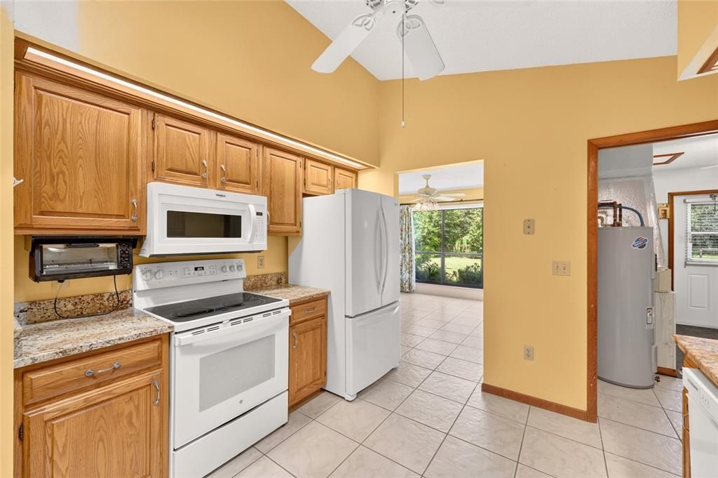 For Sale: $530,000 (4 beds, 2 baths, 2513 Square Feet)
