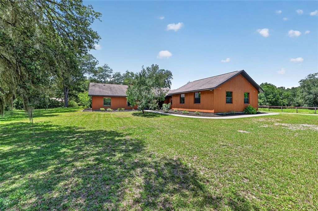 For Sale: $530,000 (4 beds, 2 baths, 2513 Square Feet)