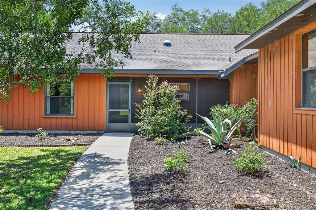 For Sale: $530,000 (4 beds, 2 baths, 2513 Square Feet)