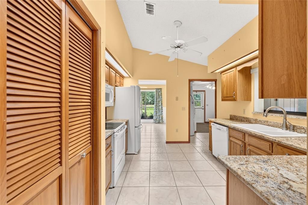 For Sale: $530,000 (4 beds, 2 baths, 2513 Square Feet)