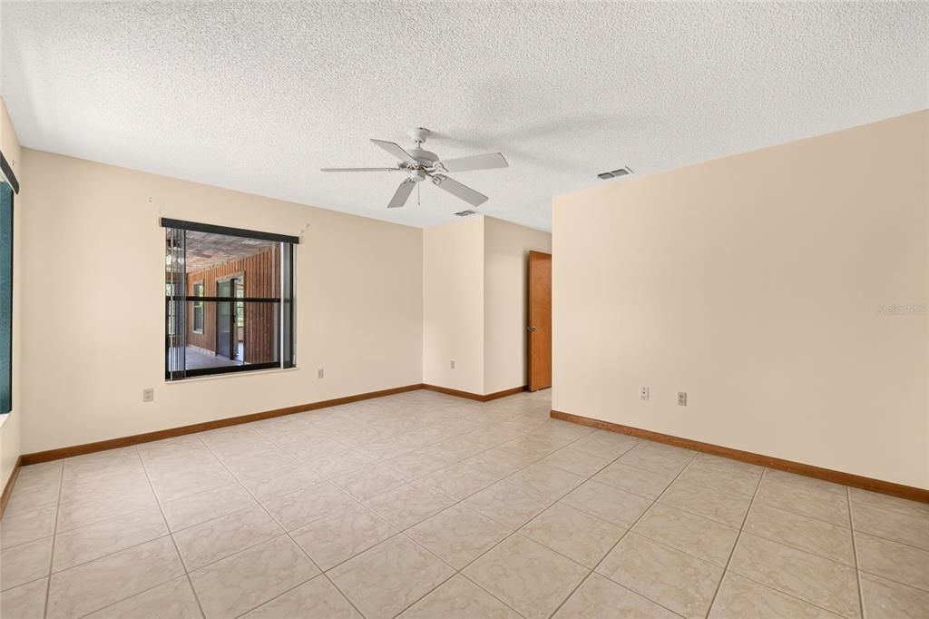 For Sale: $530,000 (4 beds, 2 baths, 2513 Square Feet)