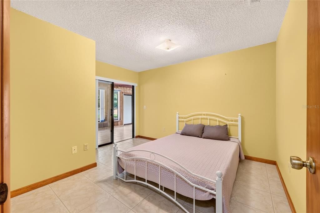 For Sale: $530,000 (4 beds, 2 baths, 2513 Square Feet)