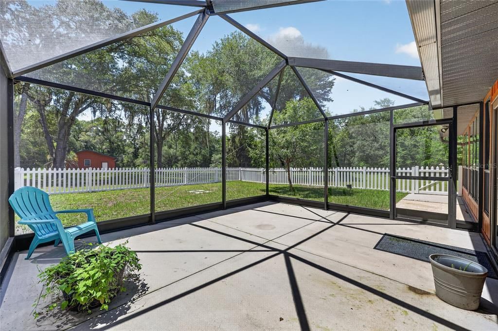 For Sale: $530,000 (4 beds, 2 baths, 2513 Square Feet)