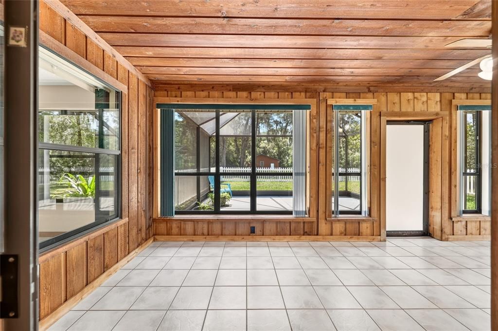 For Sale: $530,000 (4 beds, 2 baths, 2513 Square Feet)