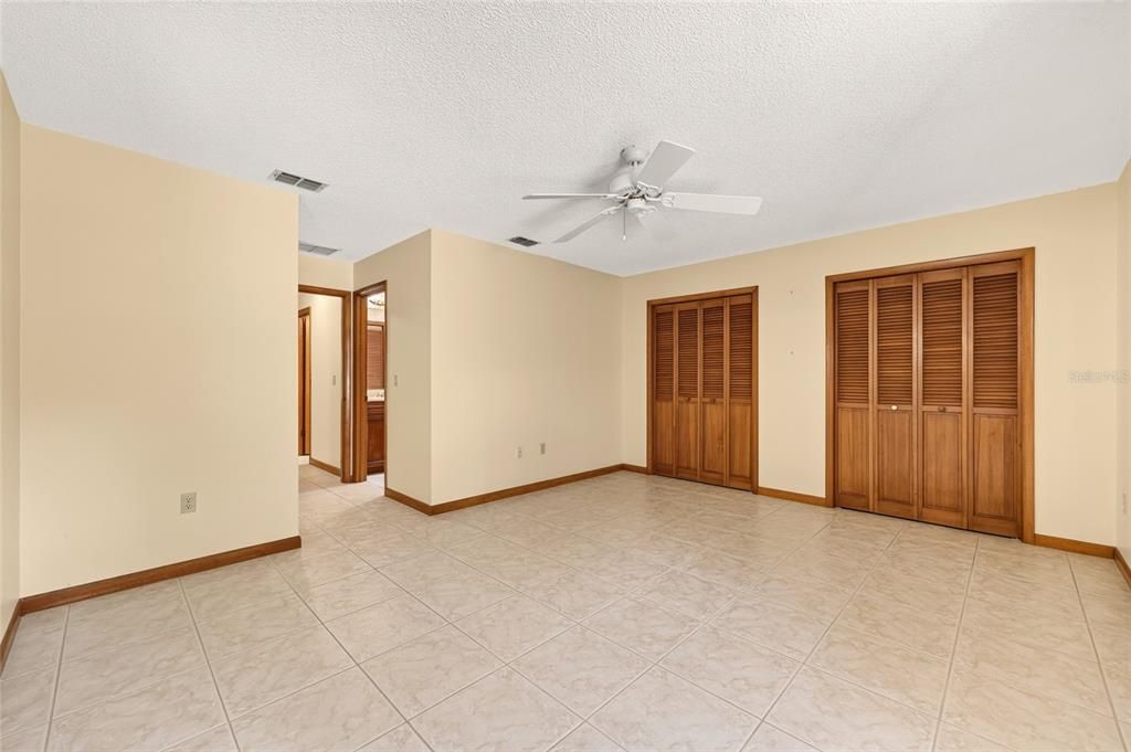 For Sale: $530,000 (4 beds, 2 baths, 2513 Square Feet)