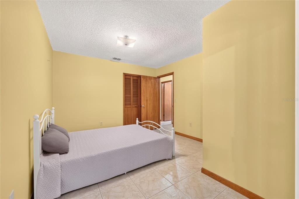 For Sale: $530,000 (4 beds, 2 baths, 2513 Square Feet)