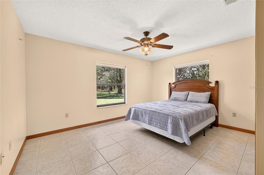 For Sale: $530,000 (4 beds, 2 baths, 2513 Square Feet)