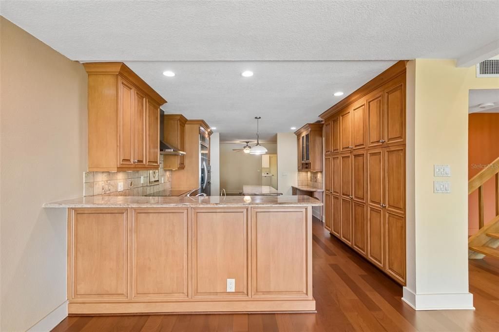 For Sale: $689,000 (3 beds, 3 baths, 2150 Square Feet)