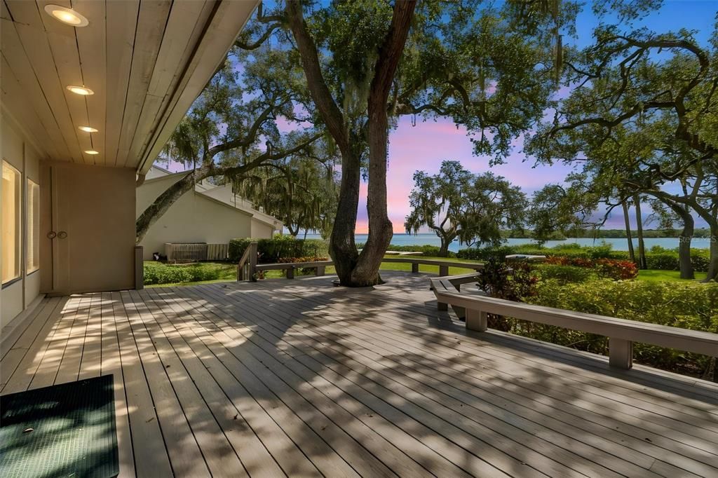 For Sale: $689,000 (3 beds, 3 baths, 2150 Square Feet)