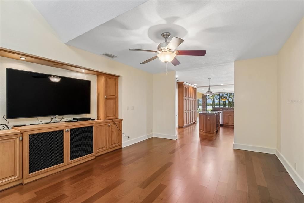 For Sale: $689,000 (3 beds, 3 baths, 2150 Square Feet)