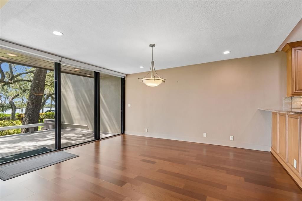 For Sale: $689,000 (3 beds, 3 baths, 2150 Square Feet)