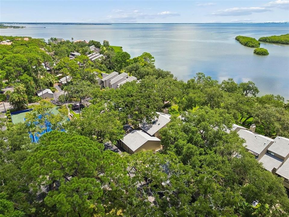 For Sale: $689,000 (3 beds, 3 baths, 2150 Square Feet)