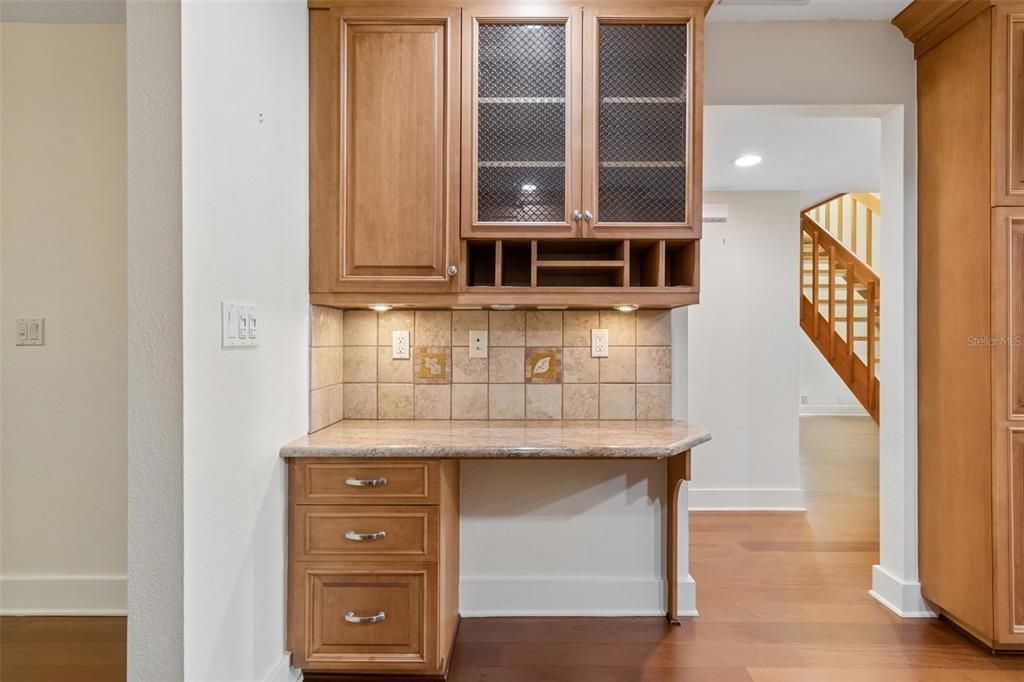 For Sale: $689,000 (3 beds, 3 baths, 2150 Square Feet)