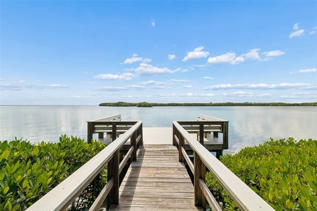 For Sale: $689,000 (3 beds, 3 baths, 2150 Square Feet)