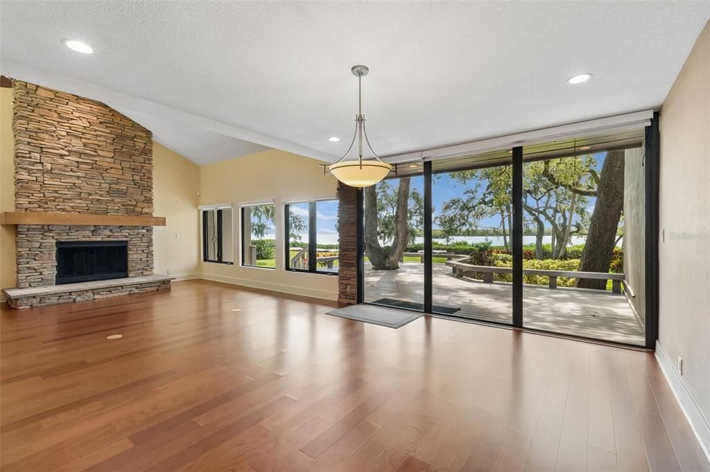 For Sale: $689,000 (3 beds, 3 baths, 2150 Square Feet)