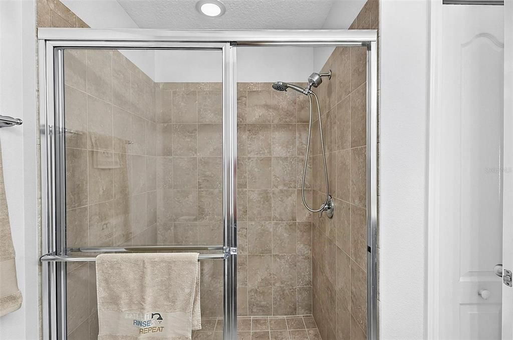 En Venta: $385,000 (3 camas, 2 baños, 1869 Pies cuadrados)