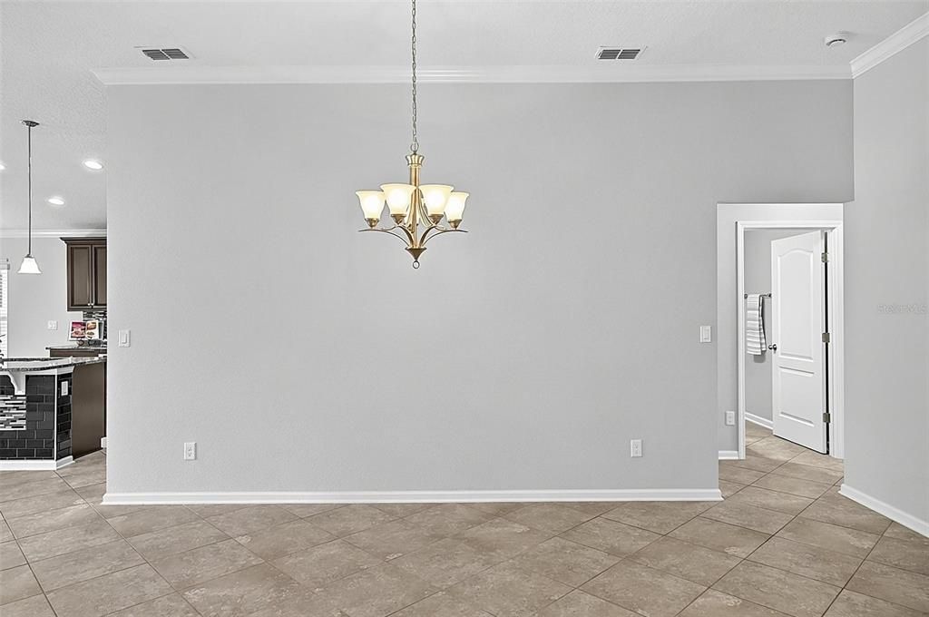En Venta: $385,000 (3 camas, 2 baños, 1869 Pies cuadrados)