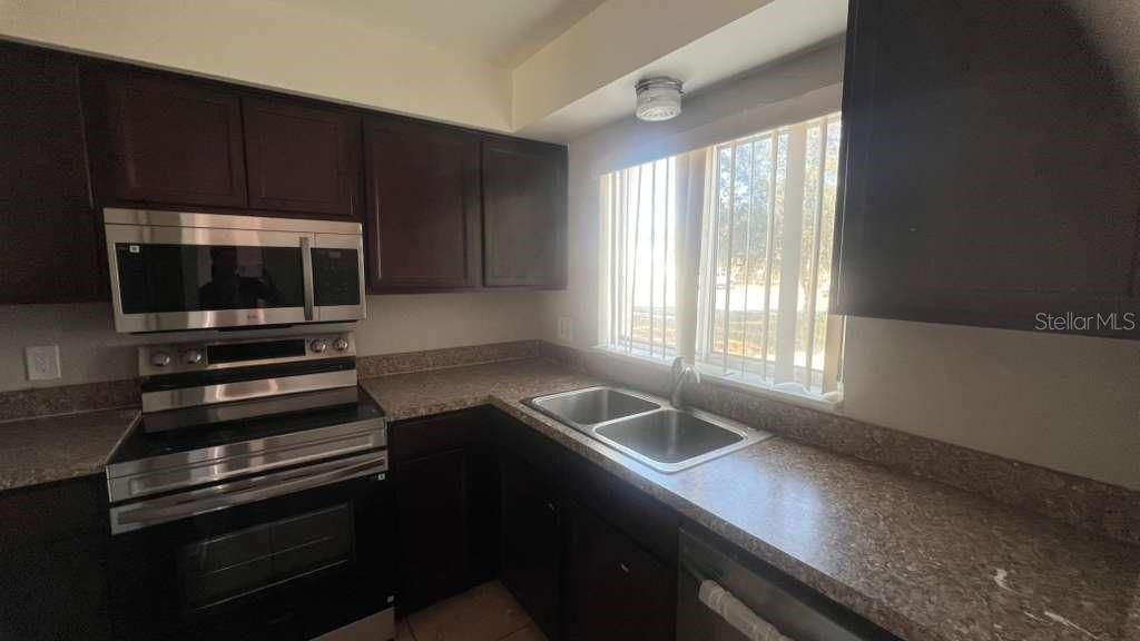 В аренду: $1,650 (2 спален, 2 ванн, 1088 Квадратных фут)