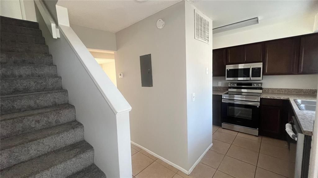 В аренду: $1,650 (2 спален, 2 ванн, 1088 Квадратных фут)