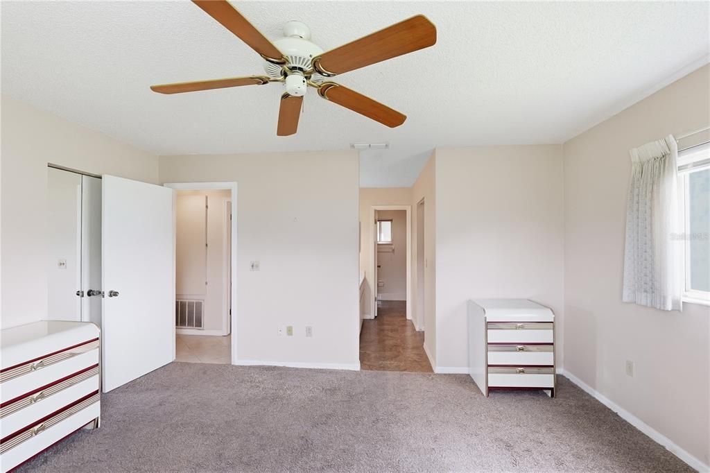 For Sale: $149,900 (3 beds, 2 baths, 1352 Square Feet)
