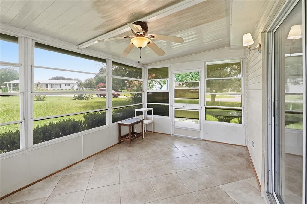 For Sale: $149,900 (3 beds, 2 baths, 1352 Square Feet)