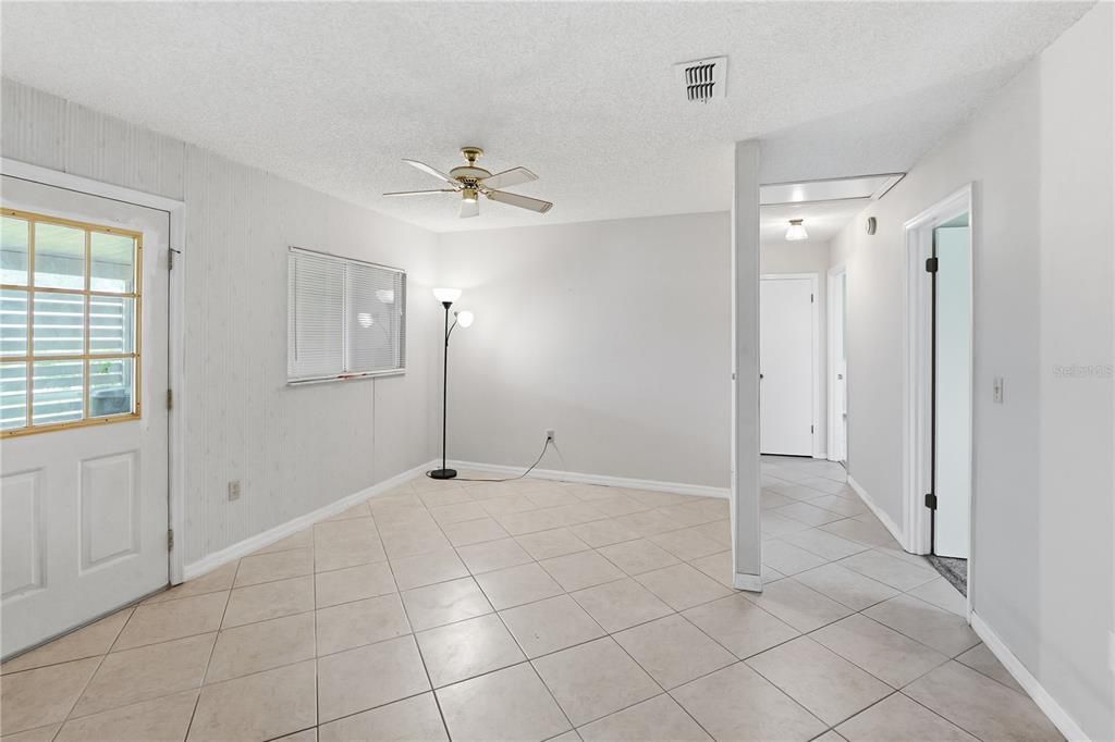 For Sale: $149,900 (3 beds, 2 baths, 1352 Square Feet)