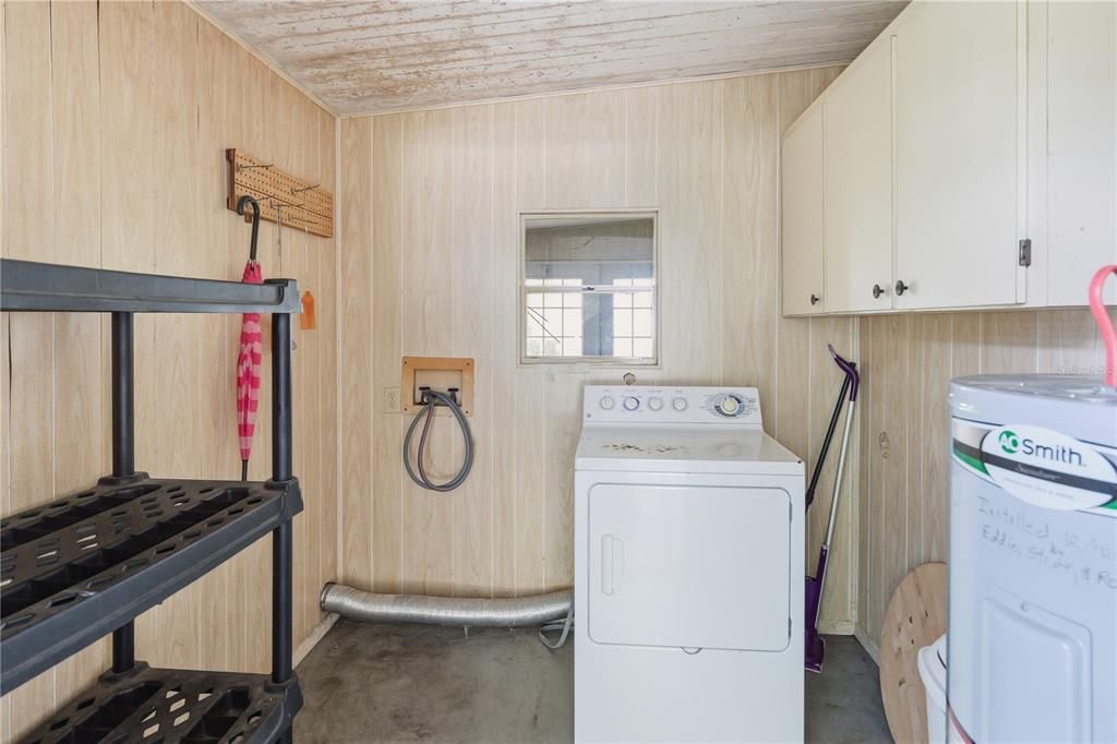 For Sale: $149,900 (3 beds, 2 baths, 1352 Square Feet)