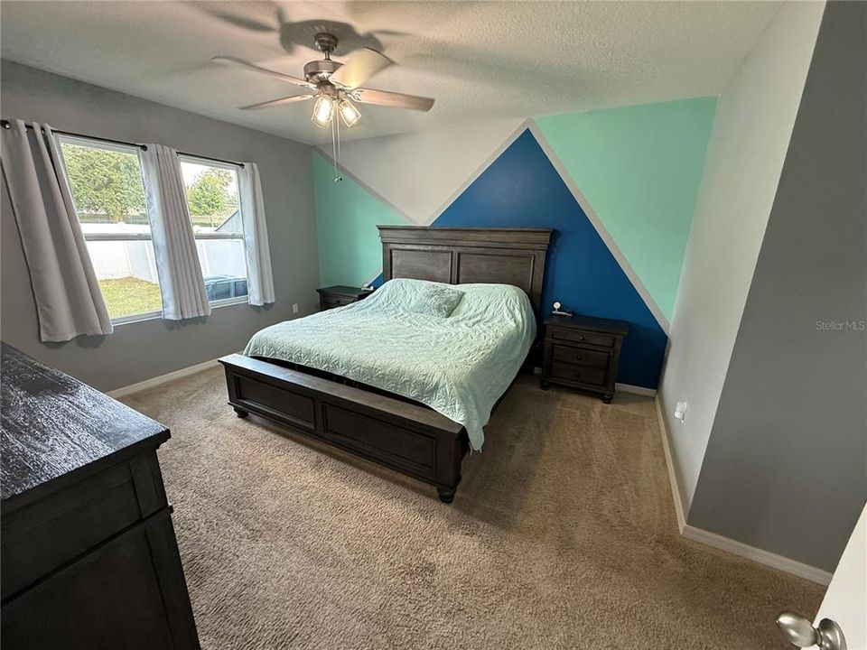 For Sale: $319,900 (3 beds, 2 baths, 1690 Square Feet)