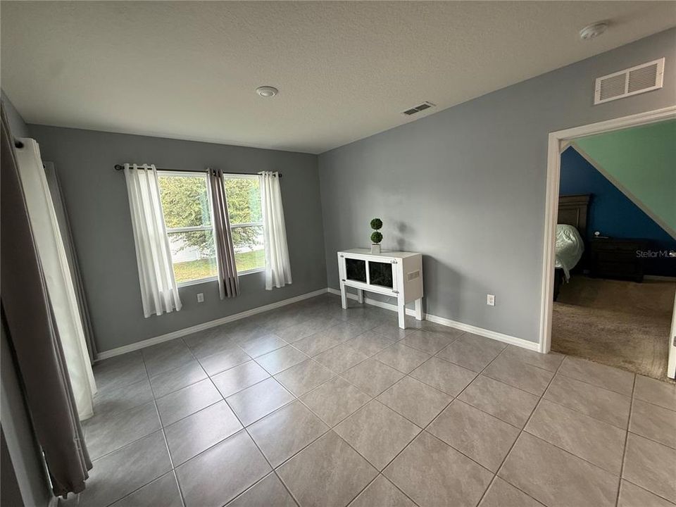 For Sale: $319,900 (3 beds, 2 baths, 1690 Square Feet)