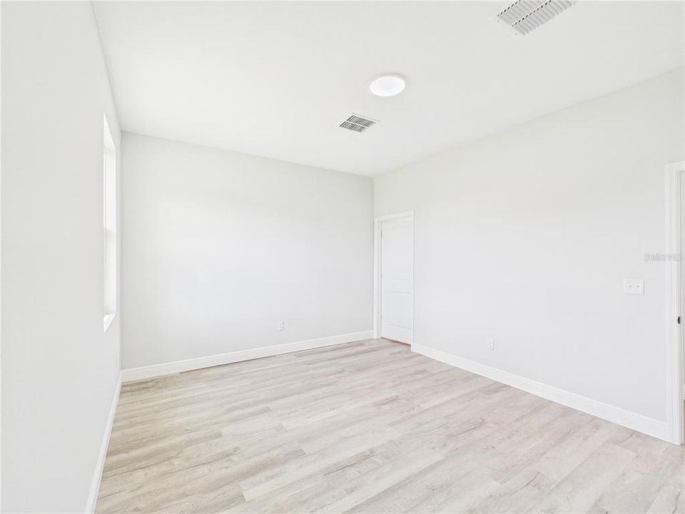For Sale: $264,500 (4 beds, 2 baths, 1630 Square Feet)