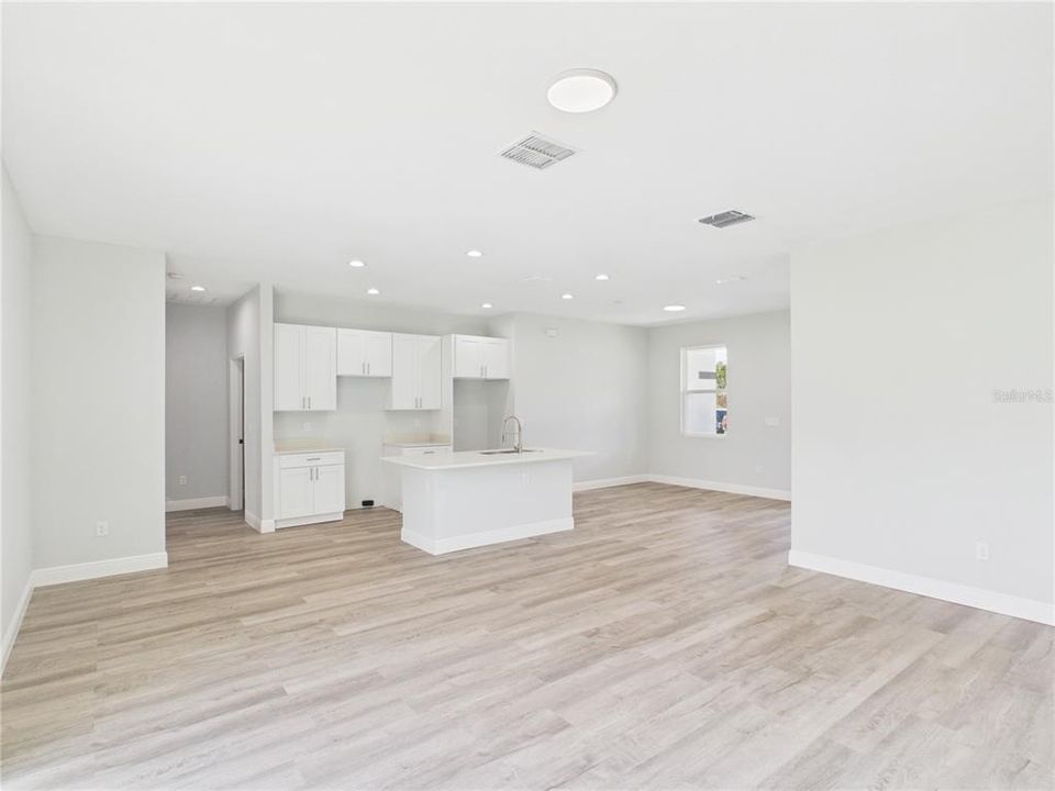 For Sale: $264,500 (4 beds, 2 baths, 1630 Square Feet)