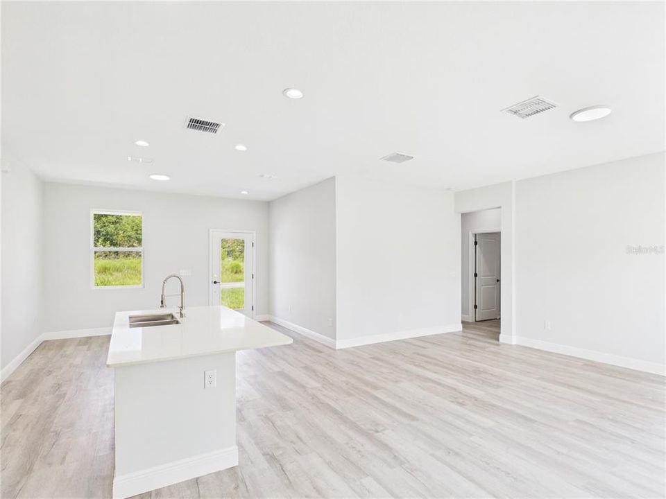 For Sale: $264,500 (4 beds, 2 baths, 1630 Square Feet)
