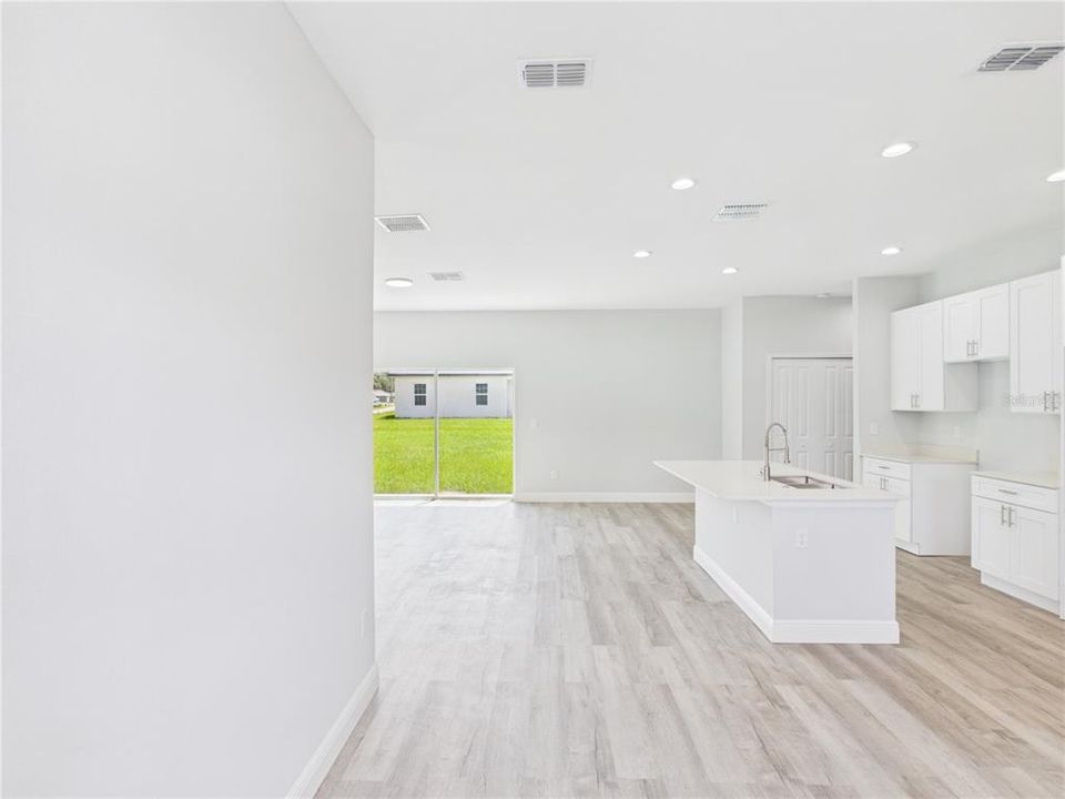 For Sale: $264,500 (4 beds, 2 baths, 1630 Square Feet)
