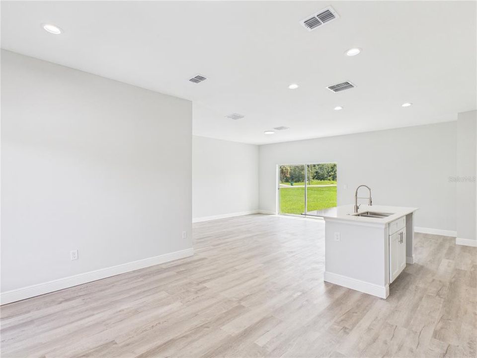 For Sale: $264,500 (4 beds, 2 baths, 1630 Square Feet)