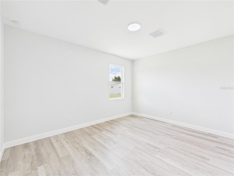 For Sale: $264,500 (4 beds, 2 baths, 1630 Square Feet)