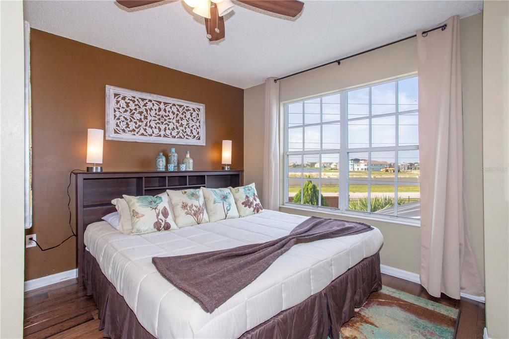 En Venta: $555,000 (4 camas, 2 baños, 2021 Pies cuadrados)