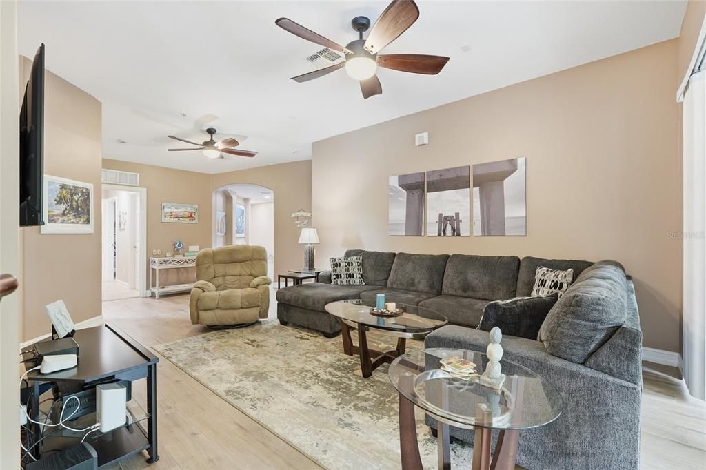 For Sale: $529,000 (3 beds, 2 baths, 1669 Square Feet)