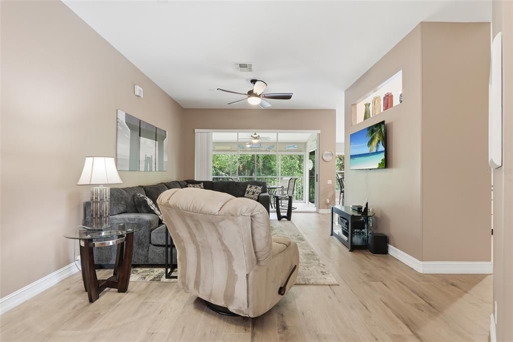 For Sale: $529,000 (3 beds, 2 baths, 1669 Square Feet)