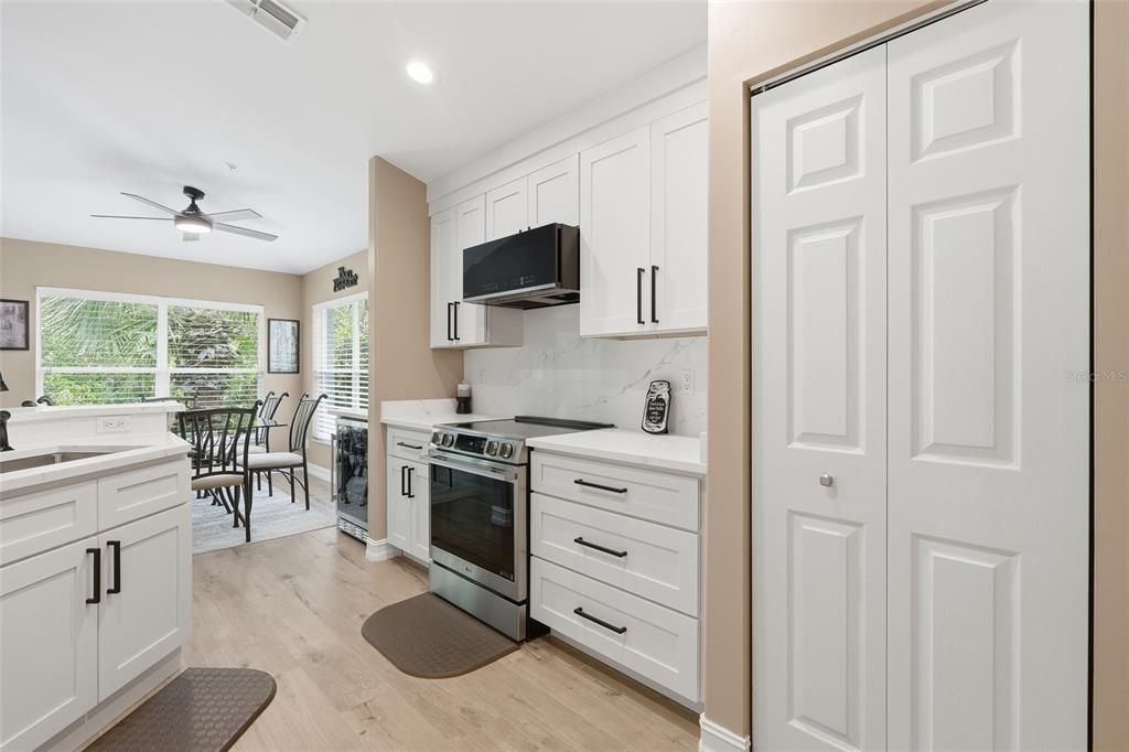 For Sale: $529,000 (3 beds, 2 baths, 1669 Square Feet)