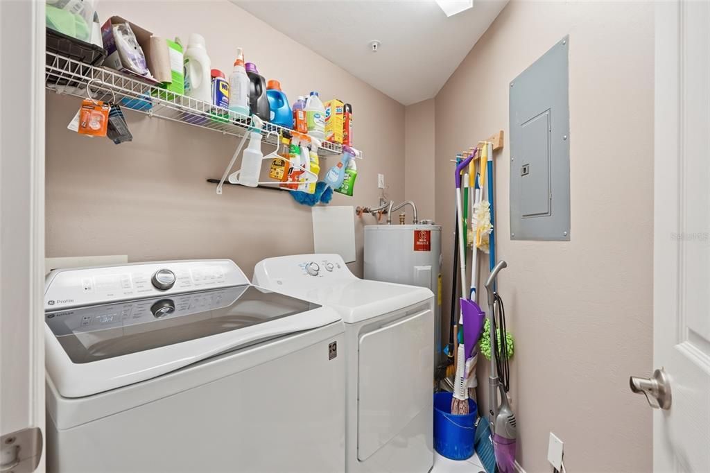 For Sale: $529,000 (3 beds, 2 baths, 1669 Square Feet)