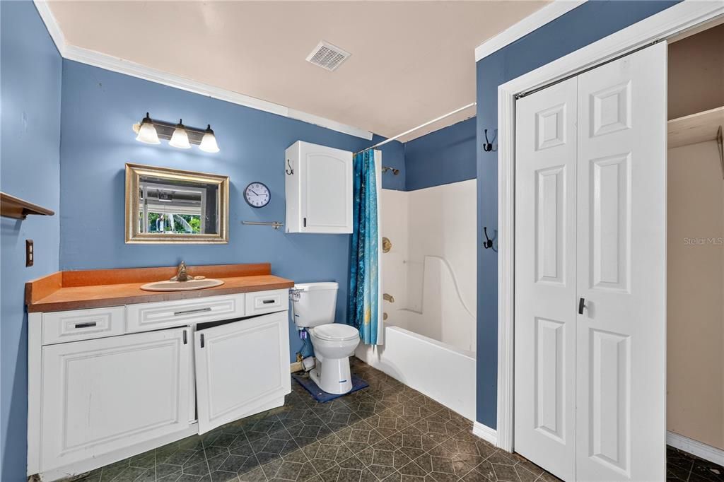 For Sale: $625,000 (4 beds, 2 baths, 1814 Square Feet)