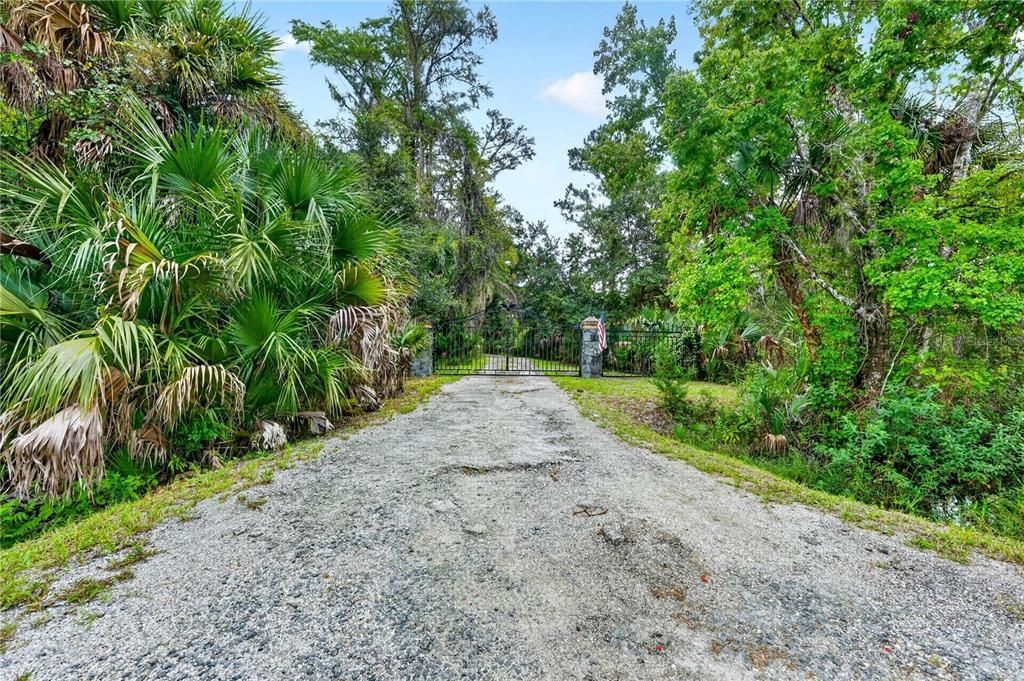 For Sale: $625,000 (4 beds, 2 baths, 1814 Square Feet)