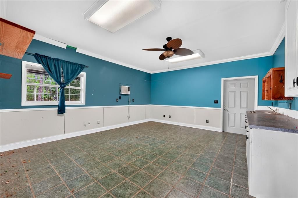For Sale: $625,000 (4 beds, 2 baths, 1814 Square Feet)