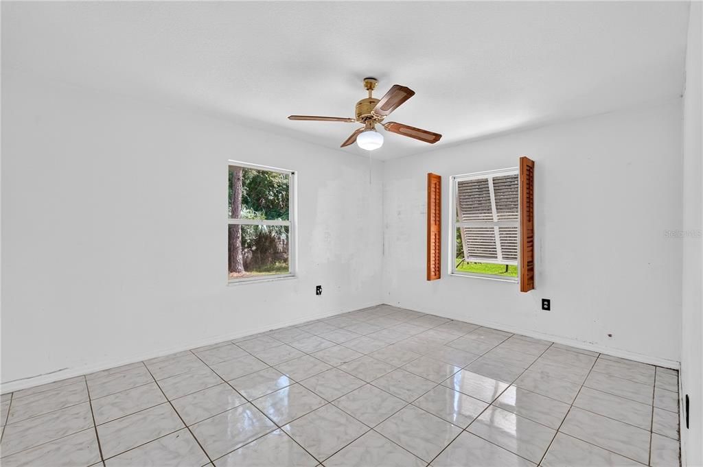 For Sale: $625,000 (4 beds, 2 baths, 1814 Square Feet)