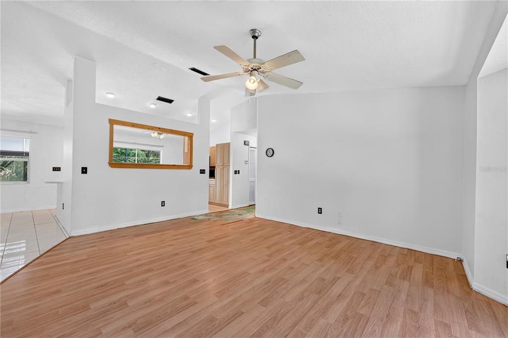 For Sale: $625,000 (4 beds, 2 baths, 1814 Square Feet)