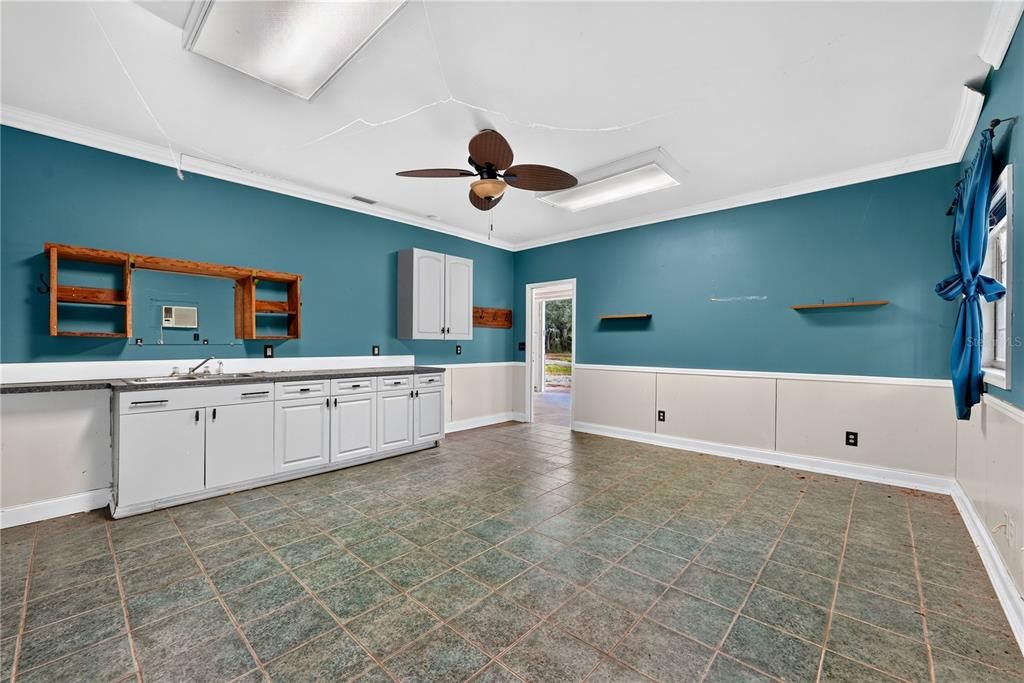 For Sale: $625,000 (4 beds, 2 baths, 1814 Square Feet)