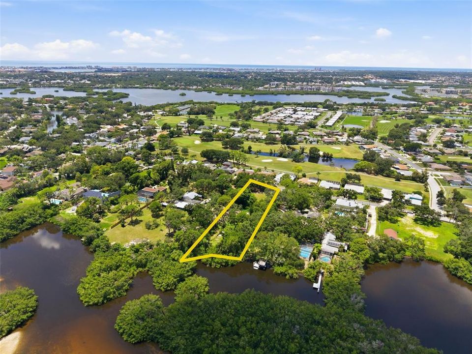 待售: $1,350,000 (1.16 acres)