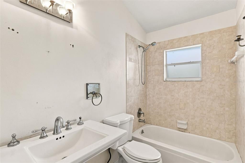 For Sale: $299,000 (3 beds, 2 baths, 1808 Square Feet)